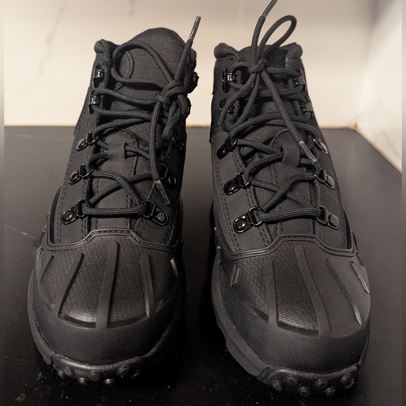 Timberland Junior Converge Waterproof Hiking Boots Size 2 New MSRP $115 - Picture 3 of 11